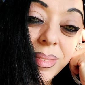 Meet your Posher, Debi